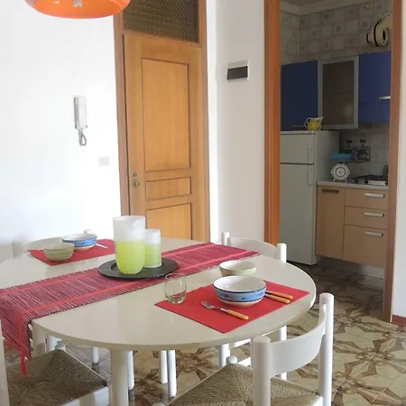 דירה Spacious Flat Near Pluto