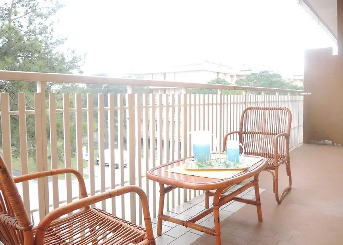 Spacious Flat Near Pluto *