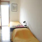 Spacious Flat Near Pluto Бібіоне