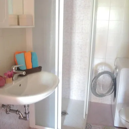 Spacious Flat Near Pluto *