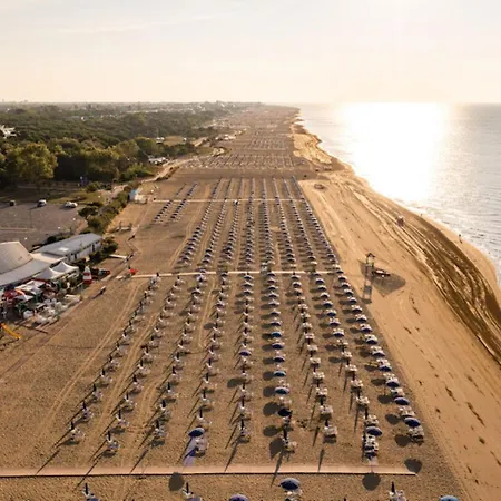 Spacious Flat Near Pluto ビビオーネ