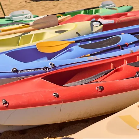 Spacious Flat Near Pluto アパート