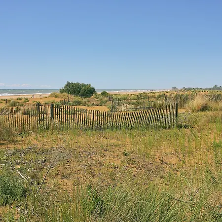 アパート Spacious Flat Near Pluto *