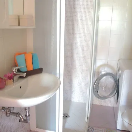 Spacious Flat Near Pluto *