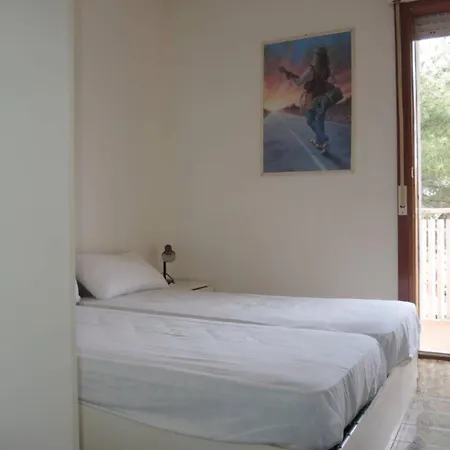 Spacious Flat Near Pluto 비비오네