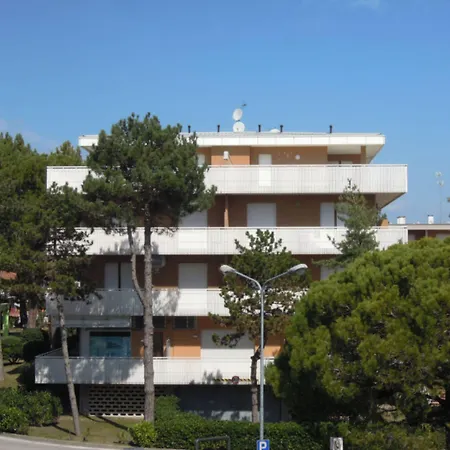 Spacious Flat Near Pluto Lägenhet Bibione
