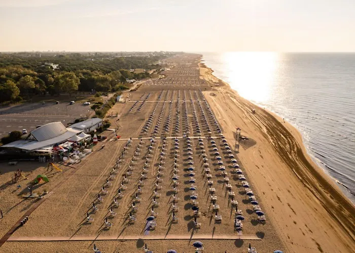 Spacious Flat Near Pluto 비비오네