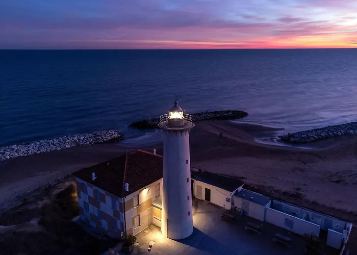 Spacious Flat Near Pluto